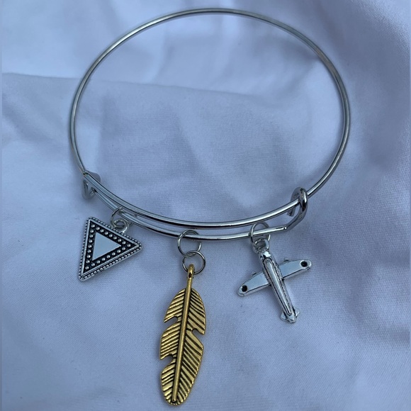 Brand New! Handmade! Adjustable Charm Bangle Bracelet! - Picture 3 of 3